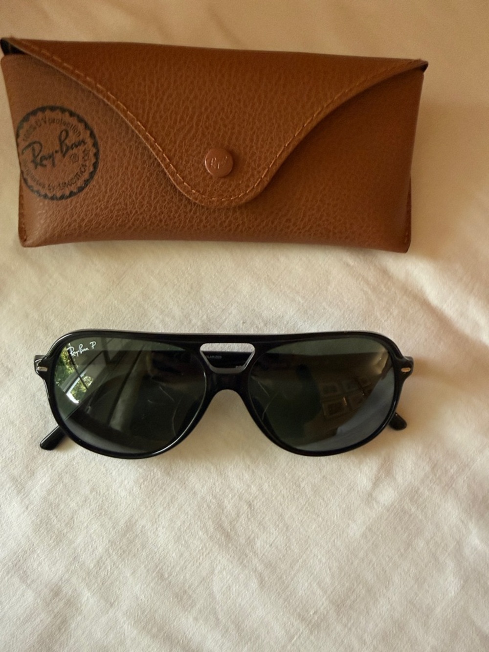 Ray-Ban Unisex Polarized Black Sunglasses with Brown Case